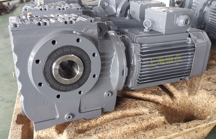 SA77系列減速機輸入配電機，輸出通孔，常用件實物圖