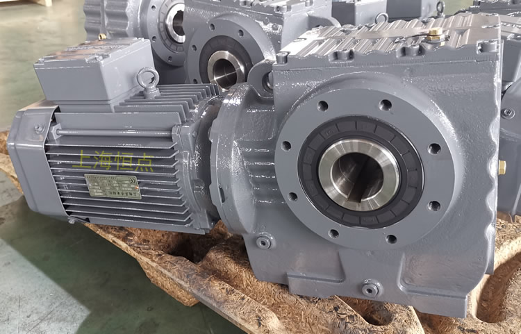 SA77系列減速機輸入配電機，輸出通孔，常用件實物圖